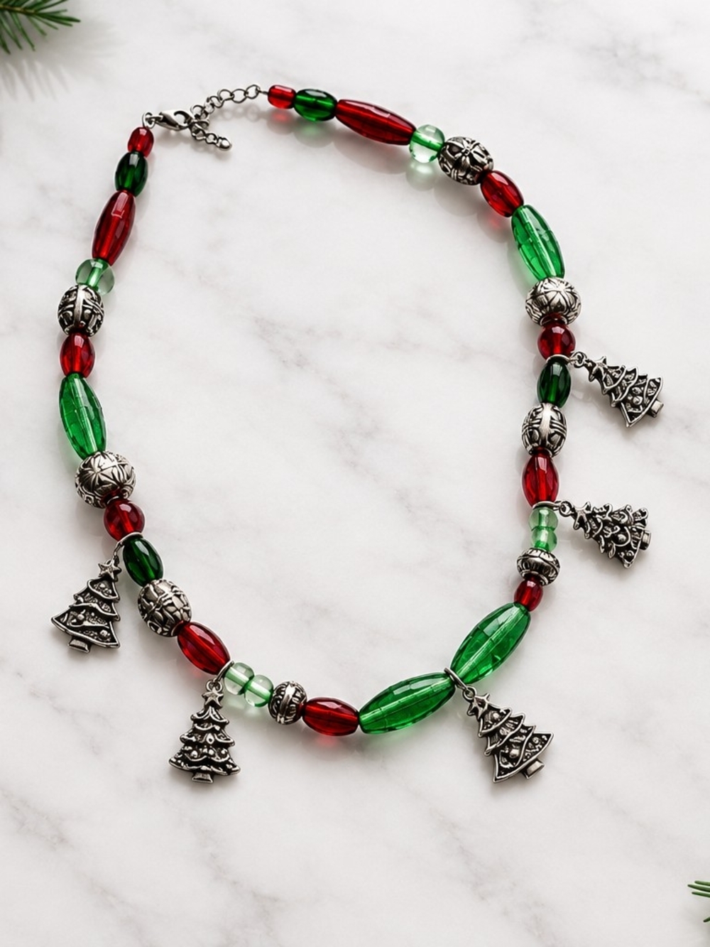 Unbranded Red & Green Beaded Holiday Charm Necklace
